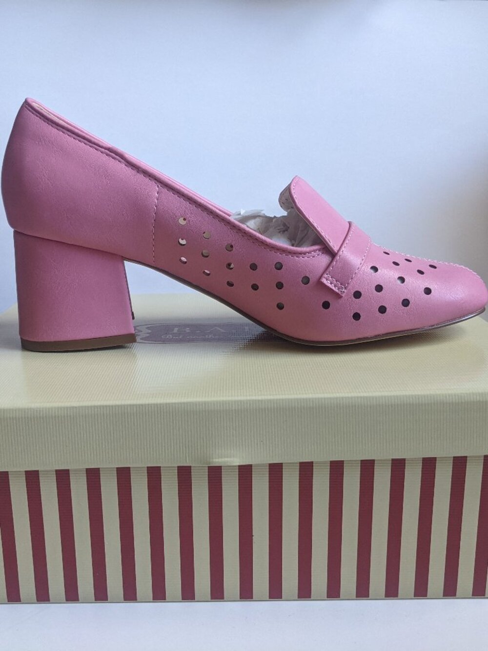 B.A.I.T Footwear Christina pumps in Rosette pink mod retro vegan shoes